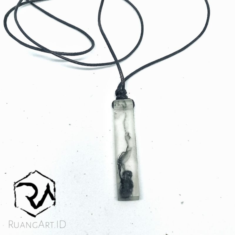 Kalung cowok Resin Bening murah keren