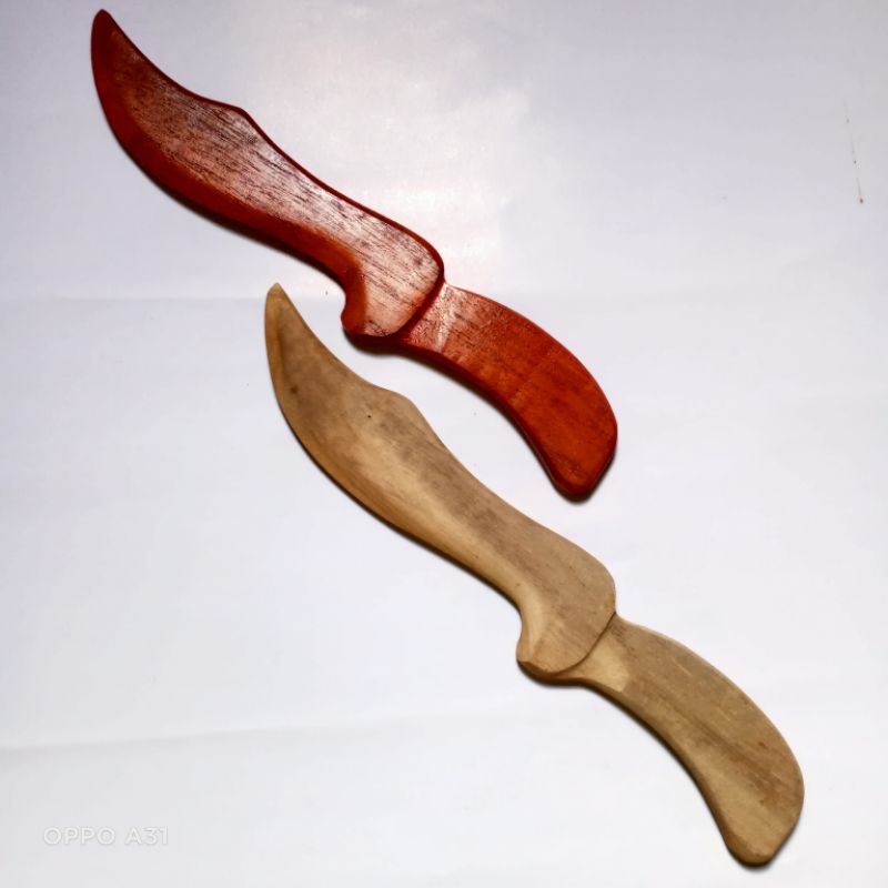 Kujang Kayu Miniatur Alat Untuk Peraga Latihan Silat Olahraga Beladiri