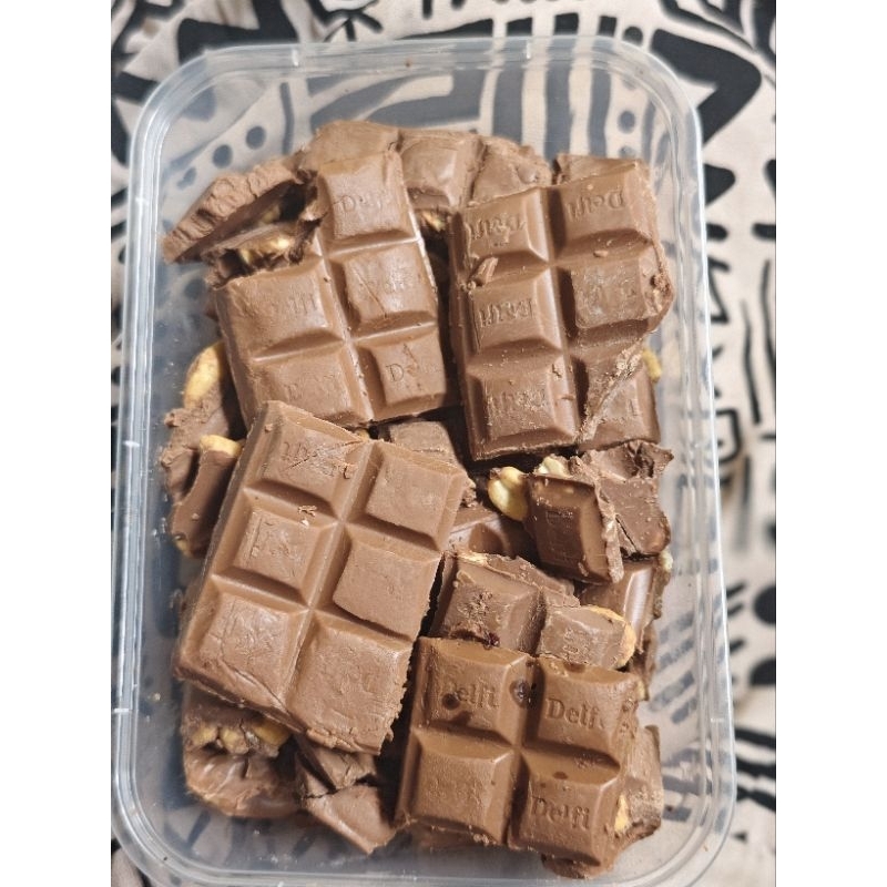 

Coklat Silverqueen Patahan 250gr