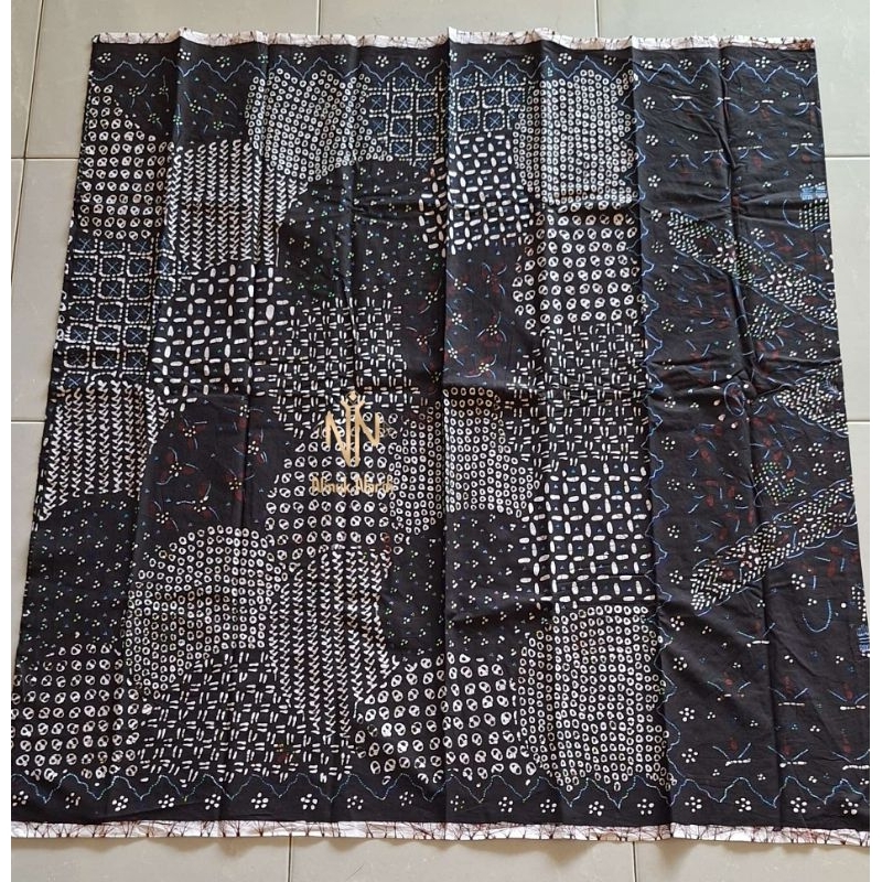 Sarung Batik Bakaran Khas Pati