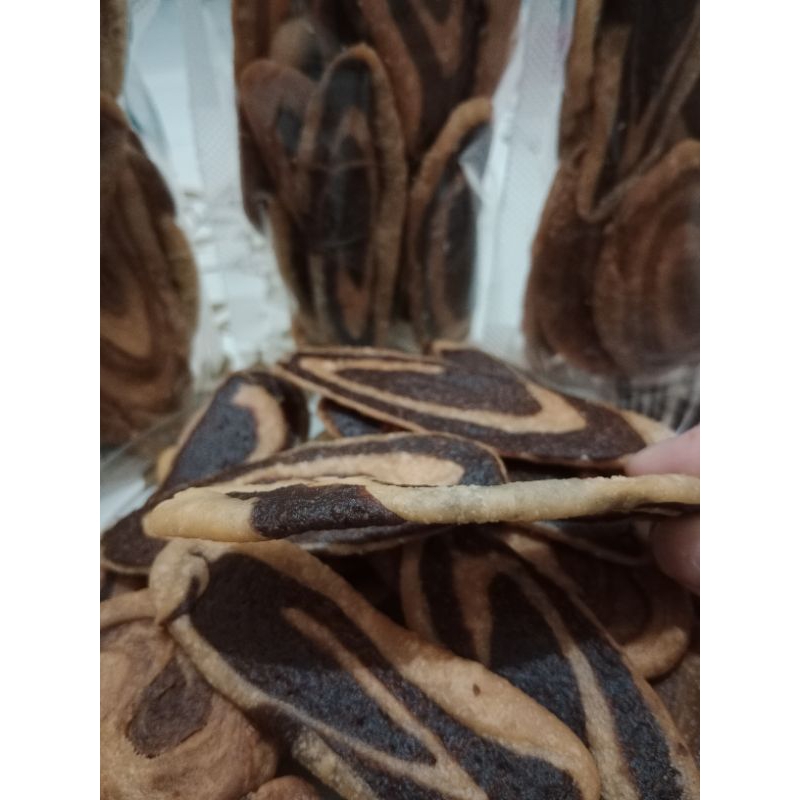 

kue kuping gajah khas kluarga