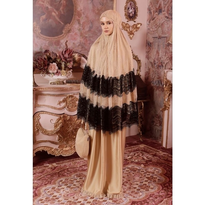 BALQIS GOLD MUKENA BY MANDJHA IVAN GUNAWAN