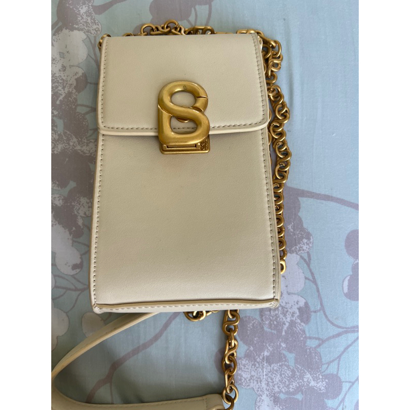 Preloved phone bag button white