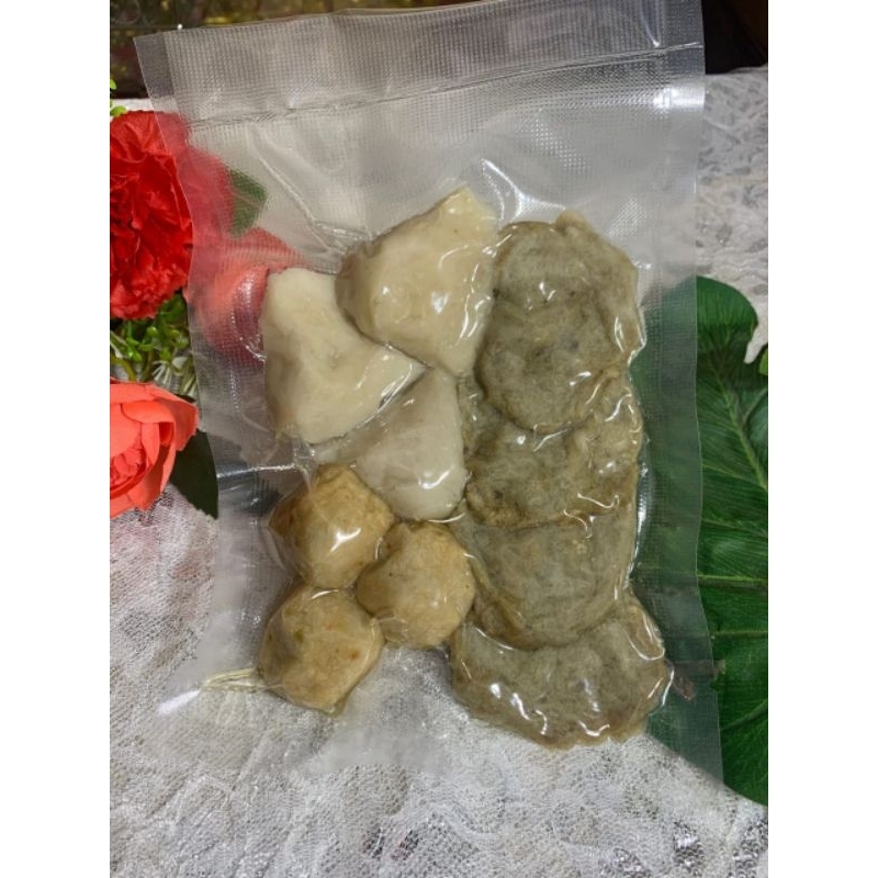 

pempek palembang isi 10 campur + Cuka 100 ml
