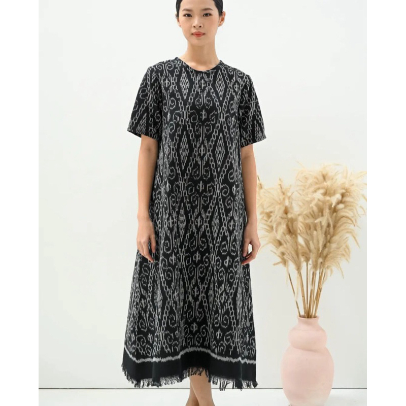 Dress Tenun Wanita Baju Tenun Midi Dress Tenun Tradisional Warna Hitam
