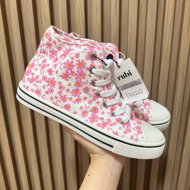 rubi sepatu tinggi bunga 7632