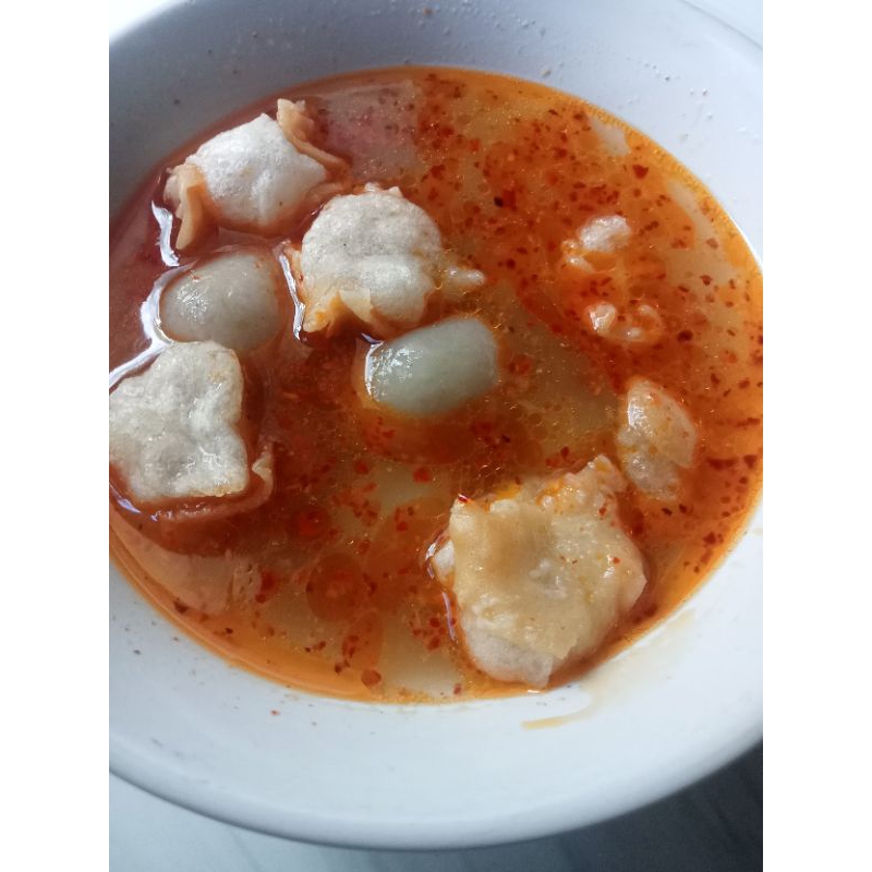 

cilok kuah Chili oil rasa pedas isi ayam suwir dan polosan #cilok#cilokkuah#cilokgoang#basoaci#basoacichilioil#basoacienak