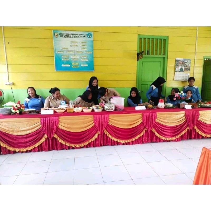 Skirting meja ukuran panjang 1 mtr x tinggi 75cm