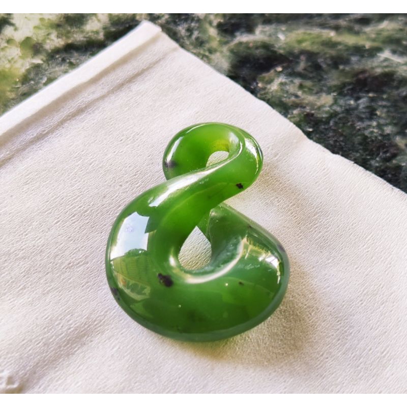 LIONTIN GIOK HIJAU NEPHRITE