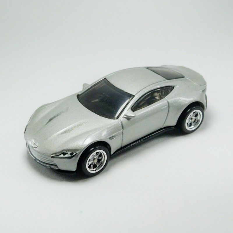 Hot Wheels Premium Aston Martin DB10 Silver Loose 007 HW Entertainment Spectre