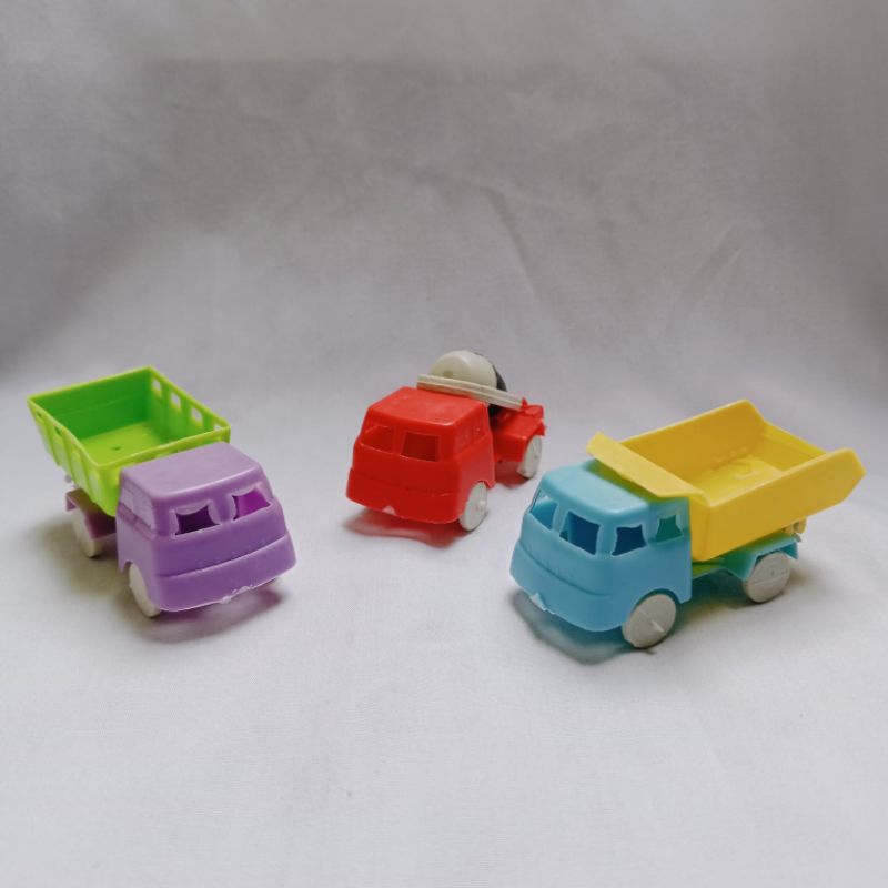 mainan truck plastik mini