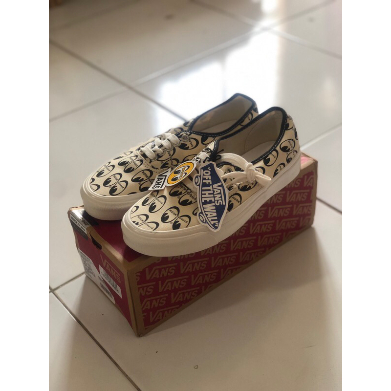 Authentic Anaheim X Mooneyes White