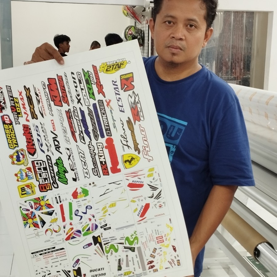 

Jasa Cetak Water Slide Decal Precut atau Sticker Air Ukuran A2 (40x60cm) - Bisa langsung celup ke air dan gambar akan terpotong sesuai pola tinta coatingnya