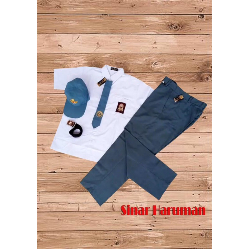 

SeragamSekolah