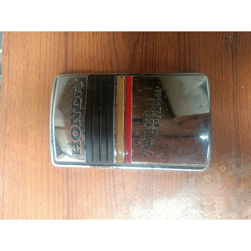 Emblem Bekas/Logo depan Motor Astrea Prima Original.