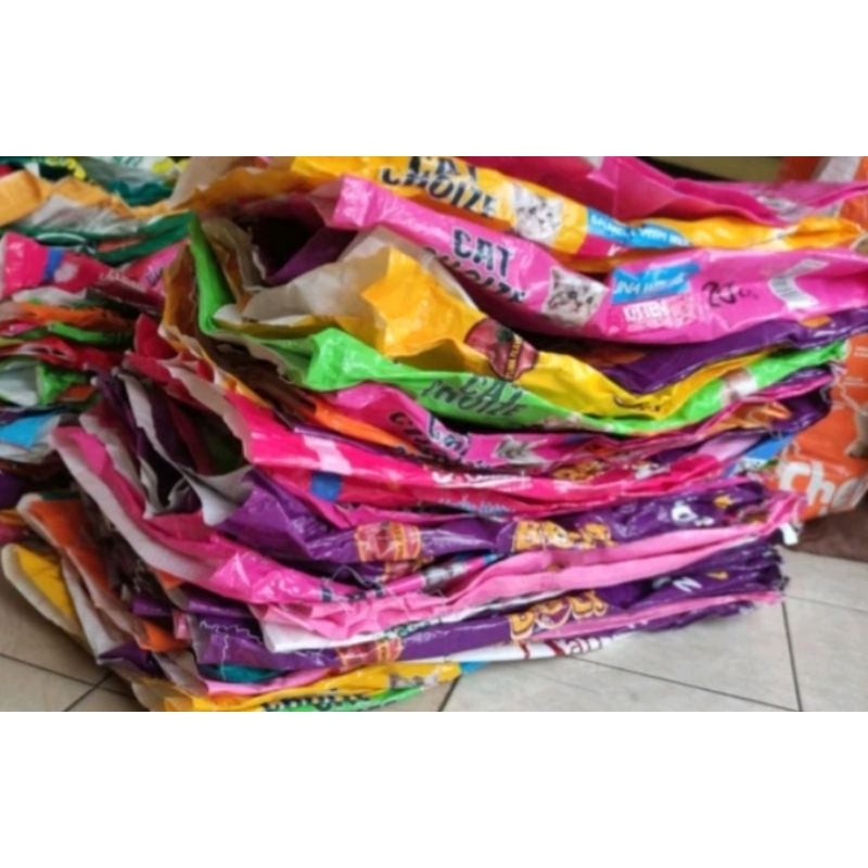 Karung bekas tempat makanan kucing karung bekas