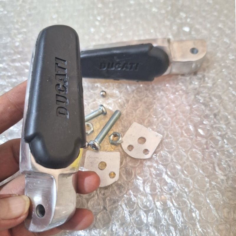 Postep Ducati  pijakan postep ducati karet postep ducati universal
