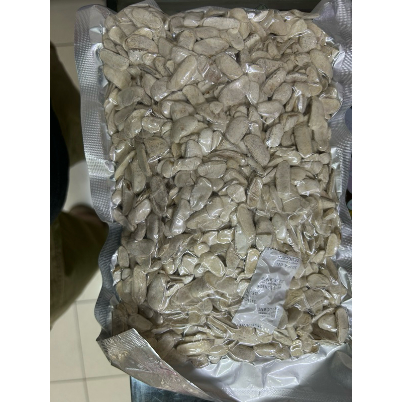 

Biji mahoni / buah tunjuk langit/sky fruit tanpa kulit 向天果扒皮