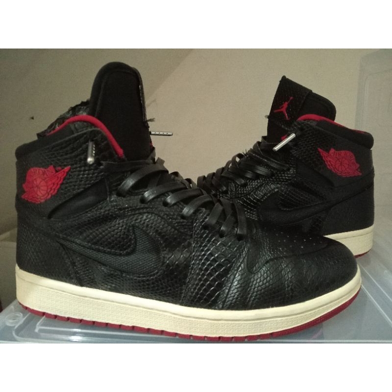 AJ1 SNAKE SKIN BLACK