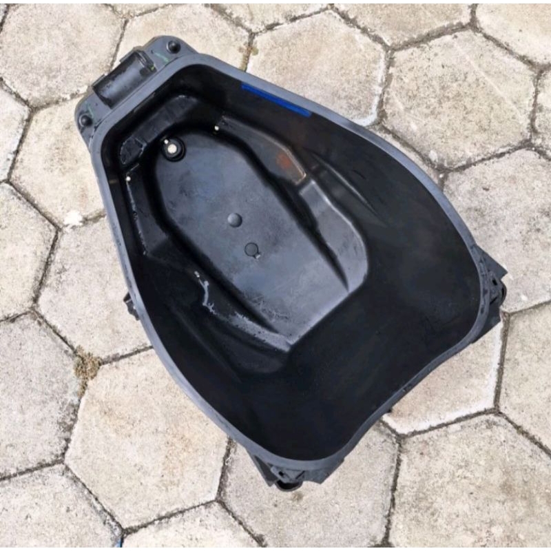 BOK HELM BOX BAGASI BOX LUGGAGE SCOOPY FI 2013 ..2014..2015..2016 ORIGINAL KODE K16