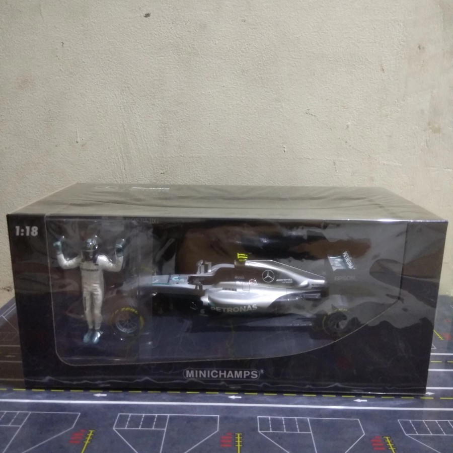 DIECAST F1 MERCEDES-AMG PETRONAS MOTORSPORT F1 W07 HYBRID N. ROSBERG