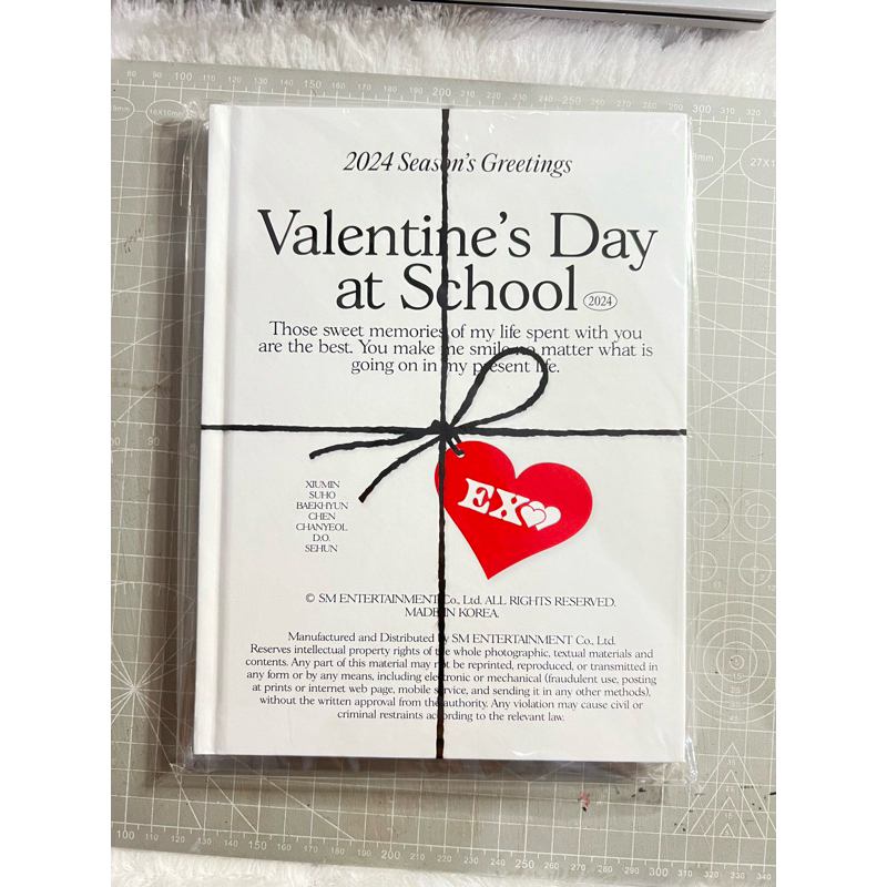 EXO Diary Seasons Greeting 2024 (Official)