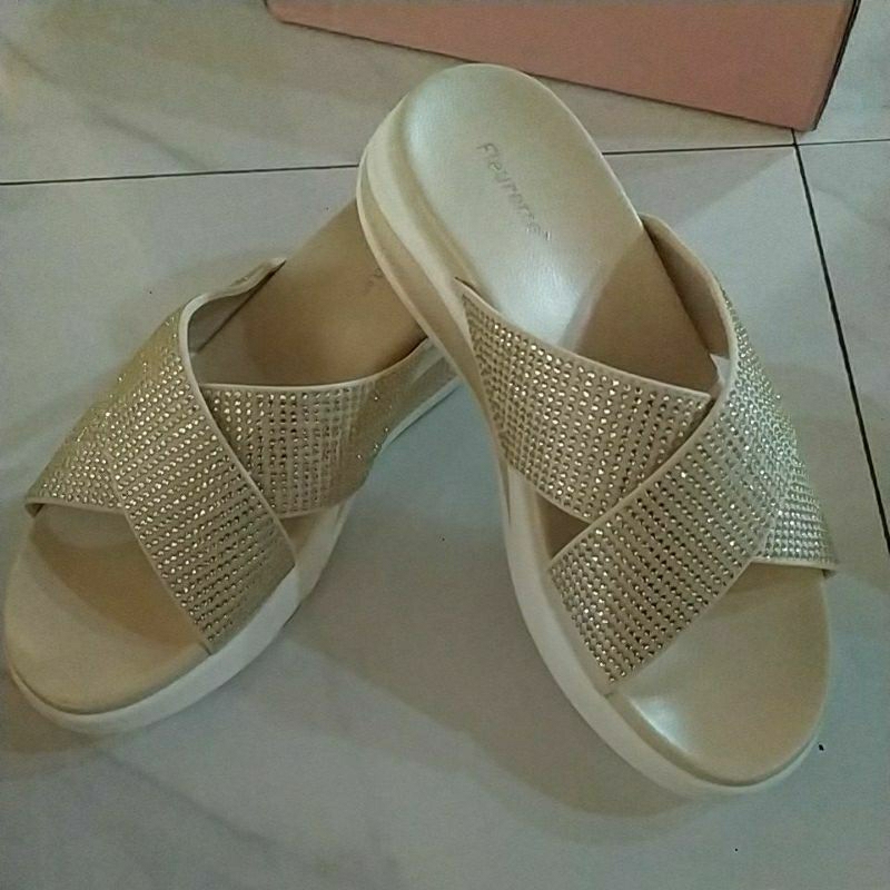 sandal  santai / sandal pesta fleurette