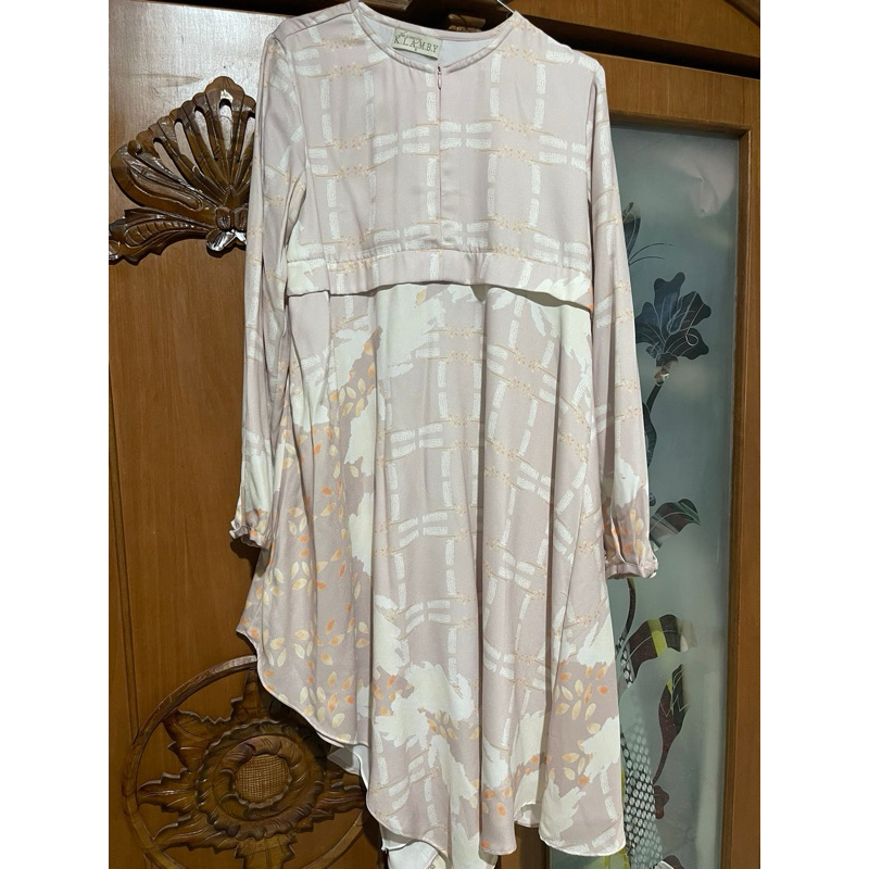 Preloved Wearing Klamby