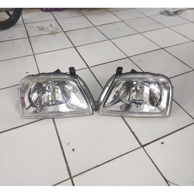 headlamp Mitsubishi L200 sepasang merek TYC second