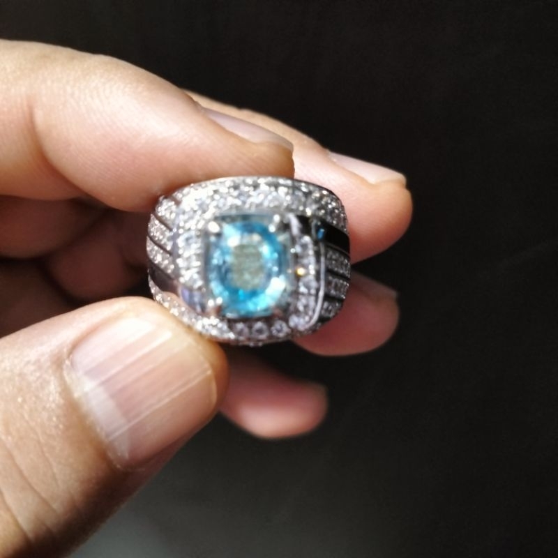 CINCIN NATURAL BLUE ZIRCON