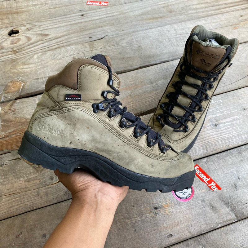 Sepatu Columbia Hiking Boots