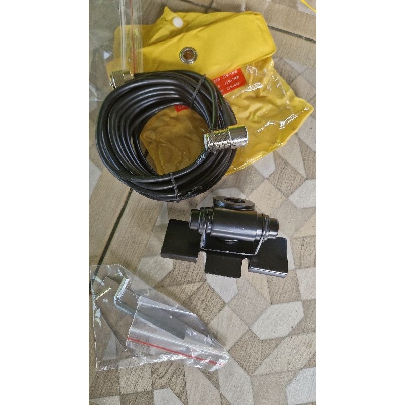 PENJEPIT ANTENA DIATAS KAP MOBIL PICK Up dan grand max