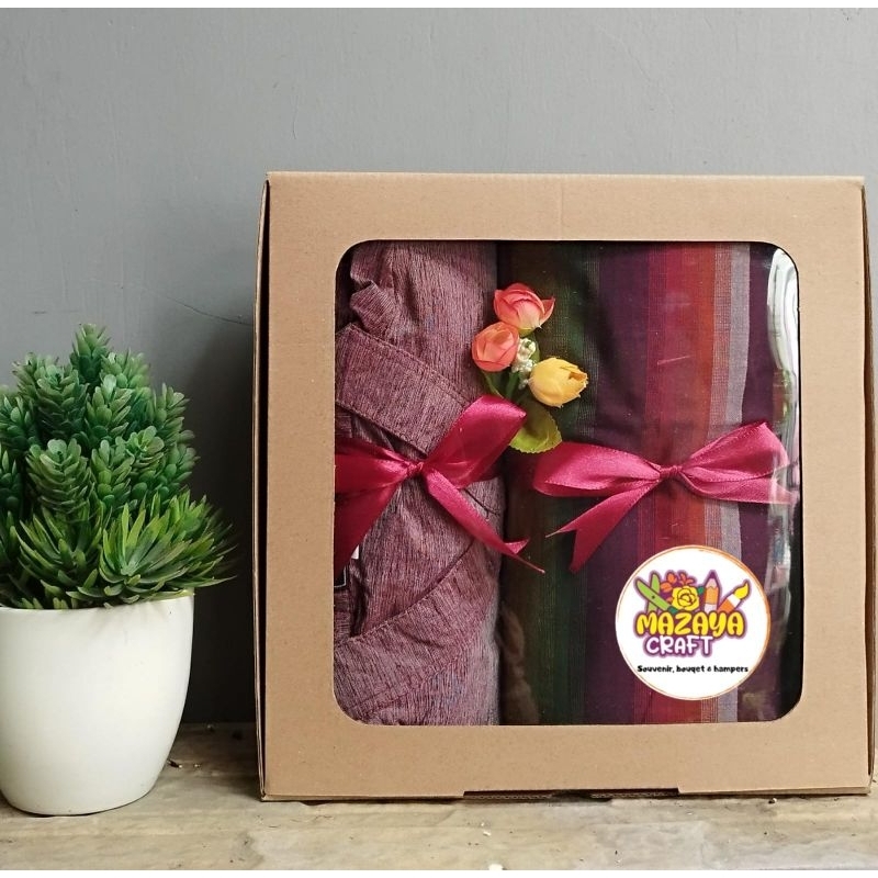 

Hampers Koko / hampers sarung / Kado cowok / kado guru / kado pria