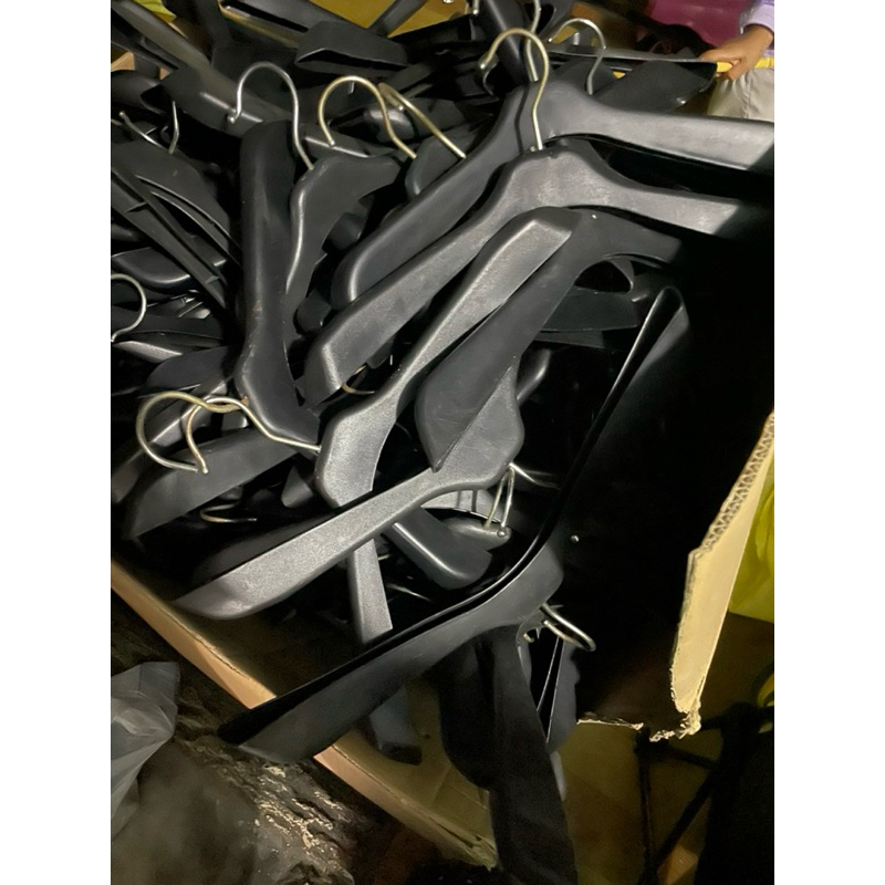 HANGER PLASTIK BAJU DISTRO