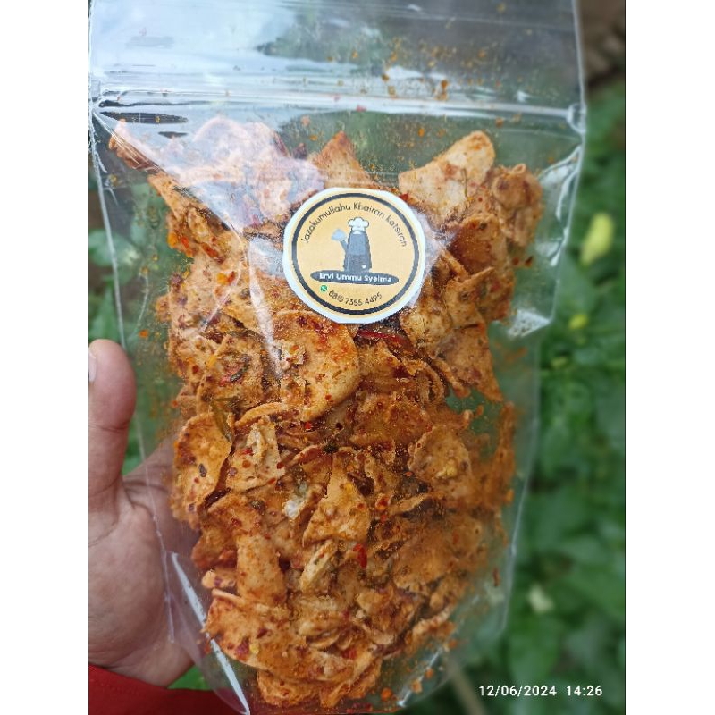 

basreng ikan tuna varian rasa pedas manis gurih daun jeruk