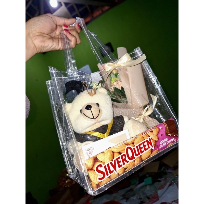 Hampers silverqueen /hampers wisuda /hampers boneka wisuda