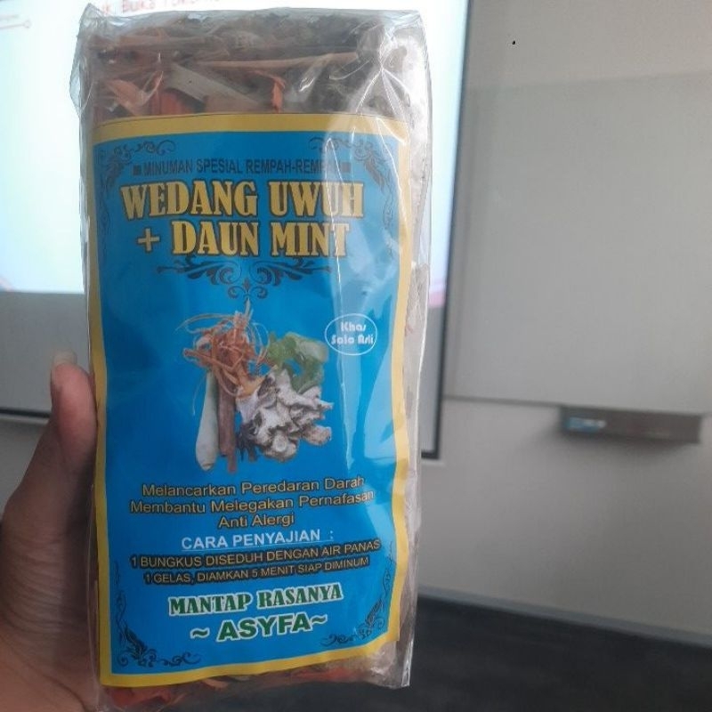 

Wedang Rempah Premium Langsung Seduh Melegakan Pernafasan Kemasan 10 pcs
