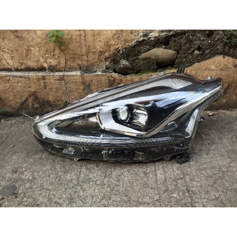 headlamp Sienta Type Q