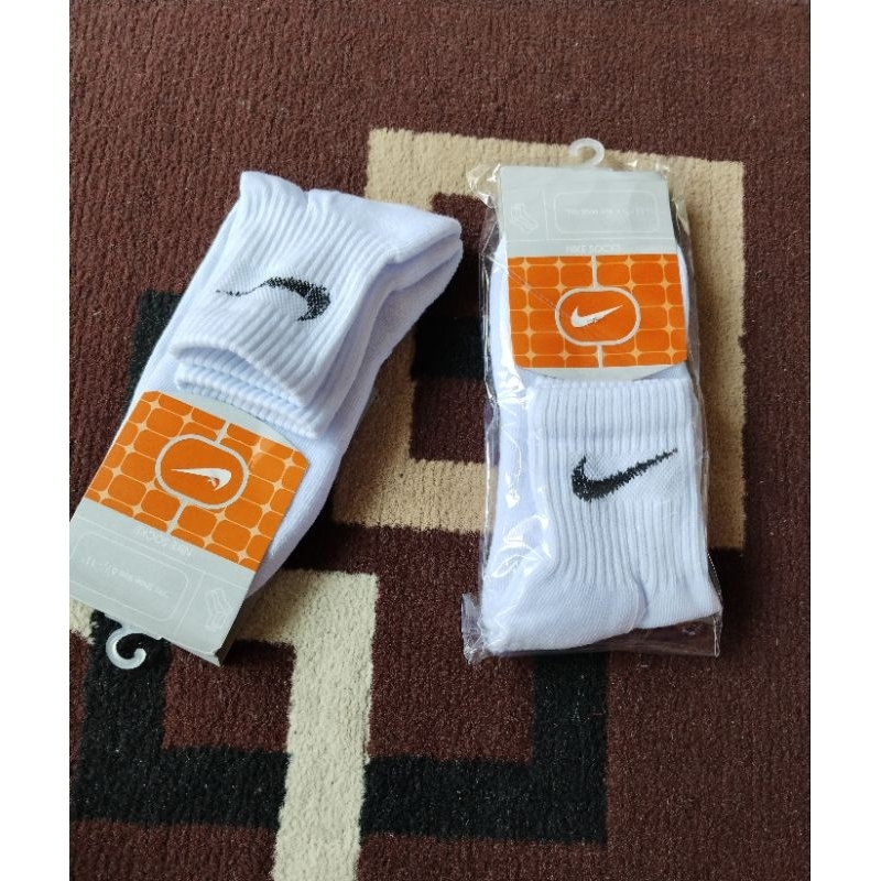 Kaos Kaki Olahraga voli / badminton / tenis merk NIKE tebal