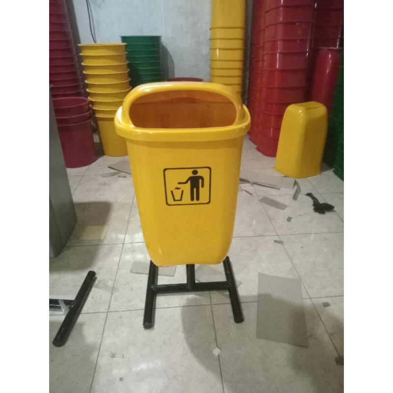 tempat sampah fiberglass 60 liter, tempat sampah, tempat sampah besar, tempat sampah outdoor, tempat