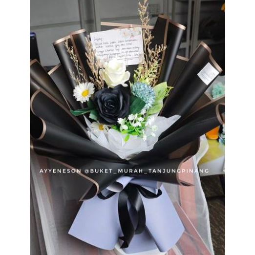 Buket Bunga Mawar Hitam Putih Kertas Warna Hitam