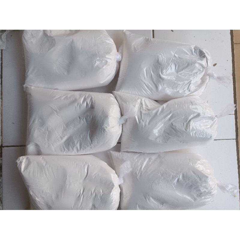 

Tepung tapioka satu kilogram