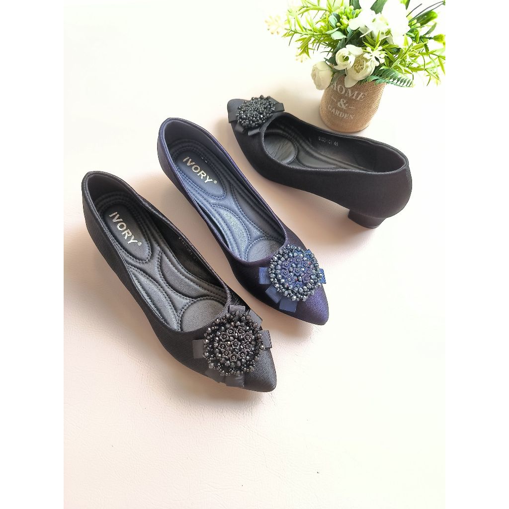 IVORY Sepatu Wanita Heels 4cm Satin Formal Jumbo 41 42 43 44 VC1