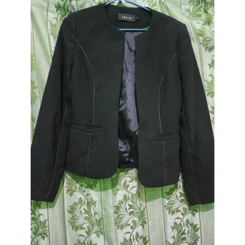 blazer invio hitam