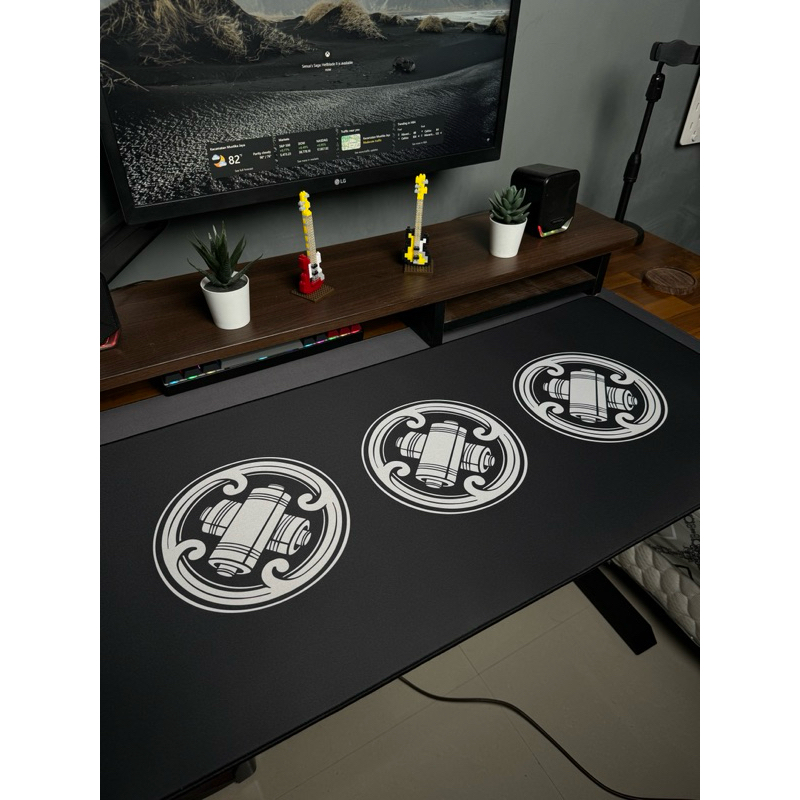 [Second] Tenjin Scrollworks Kamon Black Deskmat