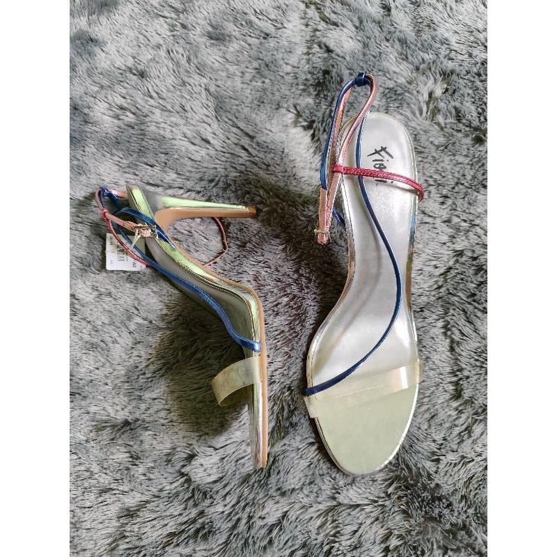 DEFFECT SALE heels fioni silver size 43 by payless