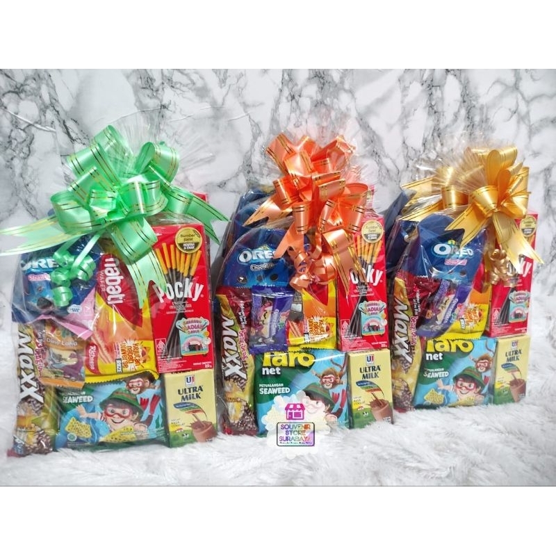 

Snack Ultah Besar || Bingkisan Ulang tahun lengkap dengan Pita || Paket snack gemes || Snack ultah surabaya || Parcel surabaya