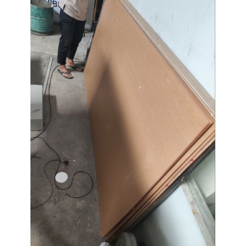 

Akrilik Bening 4mm Ukuran 120x80 cm