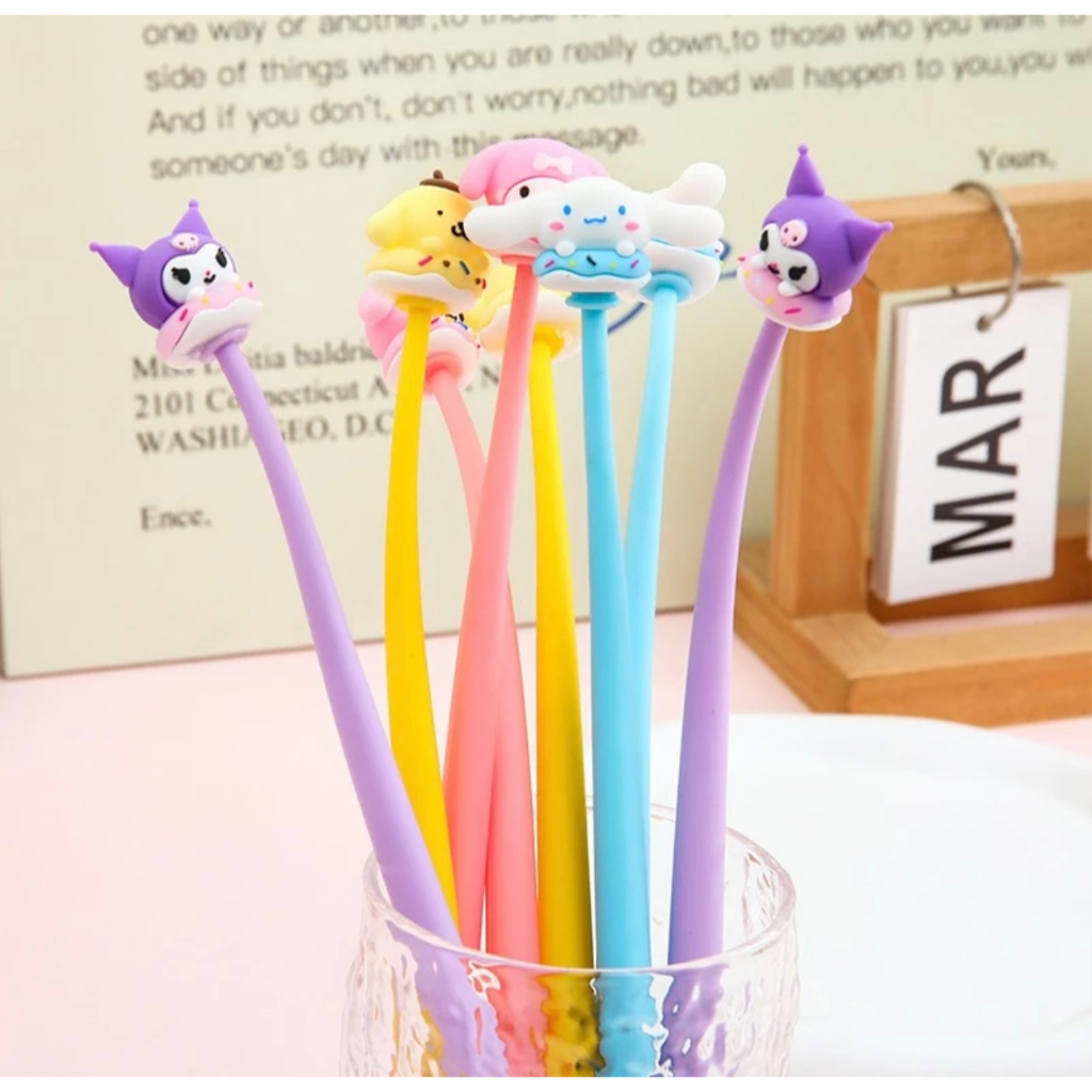 

QSTR Viral Pulpen Elastis Goyang Dengan Boneka Kartun Beruang Lucu Imut / Pen Lentur Goyang Karakter / Pulpen INUL Viral Pulpen Elastis Goyang