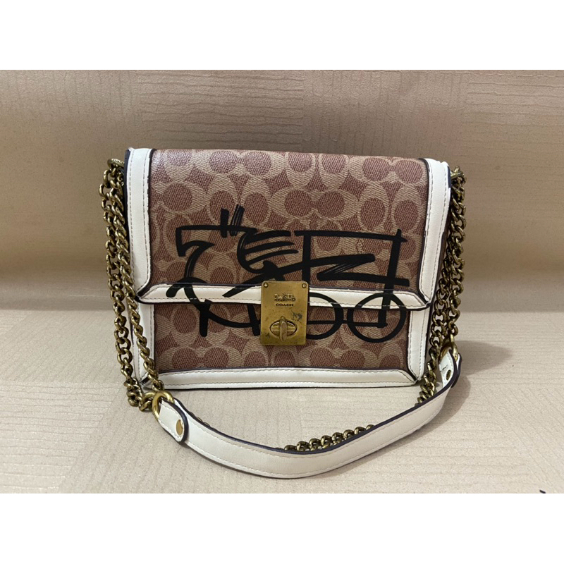 Preloved COACH sling Bag